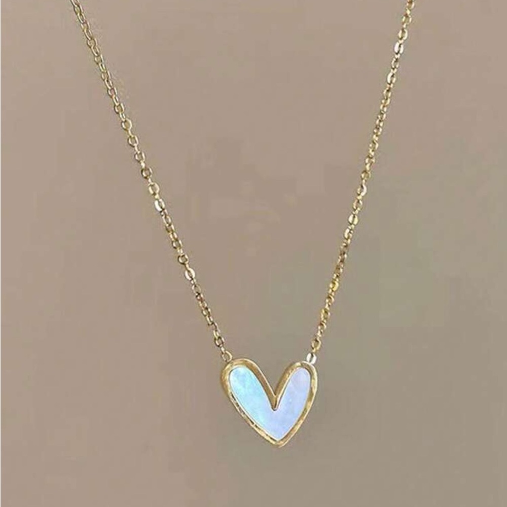 Gold Minimalist Heart Necklace